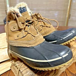Women’s Winter Boots Khombu ‘ Kari ‘ Sz 7 M Leather Gripping Sole Steel Shank - Picture 1 of 10