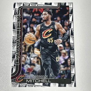 2025-26 Topps Basketball Season Tip Off Variation Donovan Mitchell Cavaliers - Bild 1 von 2