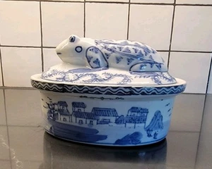 Vintage blau & weiß Chinoiserie Frosch Terrine mit Deckel Landschaft Asain Keramik  - Bild 1 von 13