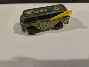 HOT WHEELS REDLINE  BEACH BOMB * GREEN COLOR* & ORIGINAL SURF BOARD - Picture 1 of 12