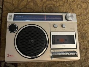 Sistema di altoparlanti vintage Sony CFM-200 Cassette Boombox a 2 vie - Foto 1 di 6