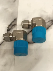 Lot Of 2 Swagelok SS-400-2-8 Stainless Elbow 1/2" Male NPT x 1/4" Tube Fitting - Picture 1 of 3