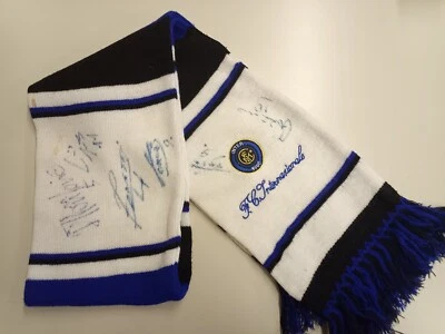 SCIARPA INTER AUTOGRAFATA DA TUTTI I CALCIATORI 2006 2007 - Immagine 1 di 4