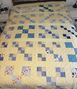 Trapunta vintage fatta a mano patchwork 9 toppe trapuntata a mano. 88"x74" - Foto 1 di 21