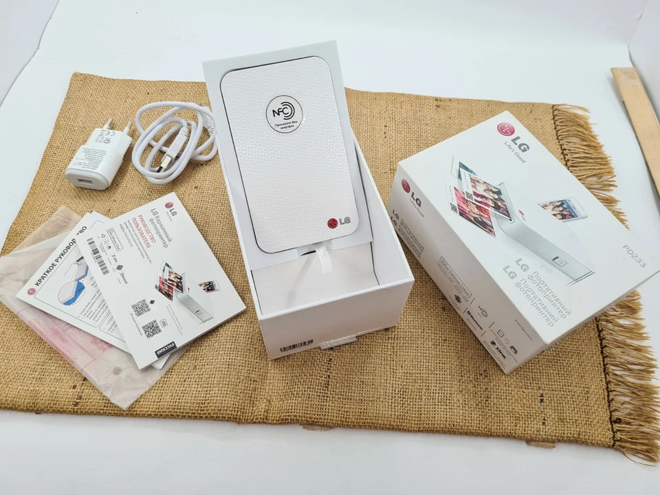 LG PD233 Pocket Photo Printer With Box Charger Manual without Paper  - Image 1 of 4