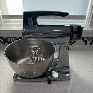 Vintage Sunbeam Chrome Mixmaster 12 Speed - Picture 1 of 4