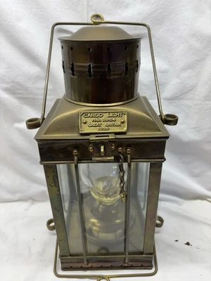 LUZ DE CARGA MARINA 3954 GRAN BRETAÑA 1939 Lámpara de aceite Latón Barco Carro Linterna Foto 1 de 4