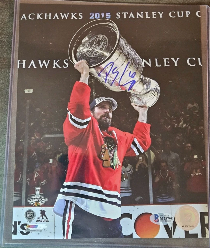 Patrick Sharp Signed 8x10 Beckett Witness COA Chicago Blackhawks Stanley Cup - Image 1 of 1