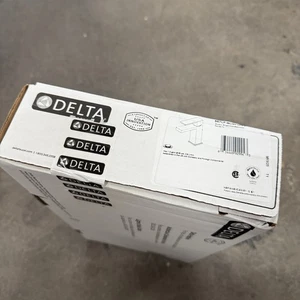 Grifo de baño Delta de una sola manija en línea trenzada NEGRO MATE 567LF-BLGPM-PP - Imagen 1 de 2