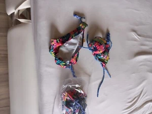 ** 1x nagelneue Bikinis Im Set gr. S** - Bild 1 von 4