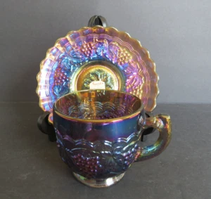 Nuevo Stock Antiguo ~ Vidrio Imperial ~ Azul Carnaval (Pavo Real) ~ Juego de Taza y Platillo - Imagen 1 de 6