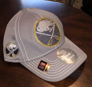 Brandneu Neu mit Etikett Buffalo Sabres Reebok NHL S/M Herrenmütze " - Bild 1 von 1