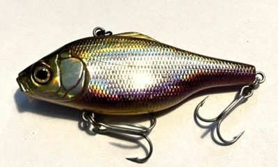 Megabass Vibration-X Ultra Wobbler, Lipless Crankbait, 6,4 cm, Sinking - Bild 1 von 3