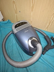 Aspiradora Miele S5 - 2200 vatios - controlada por radio - Imagen 1 de 12