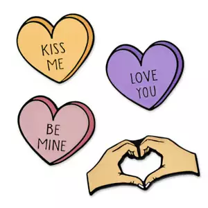 Set spille da bavero smaltate PinMart's I Heart You Candy Hearts più dolci San Valentino - Foto 1 di 6