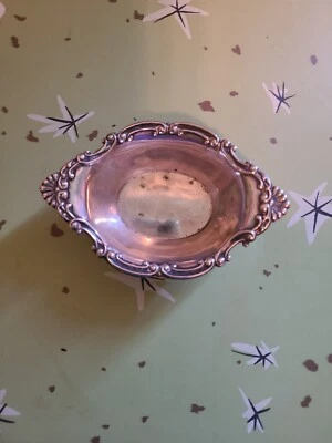 Antiguo diseño de pergamino de filigrana vintage BIRKS de plata esterlina con nuez Foto 1 de 4