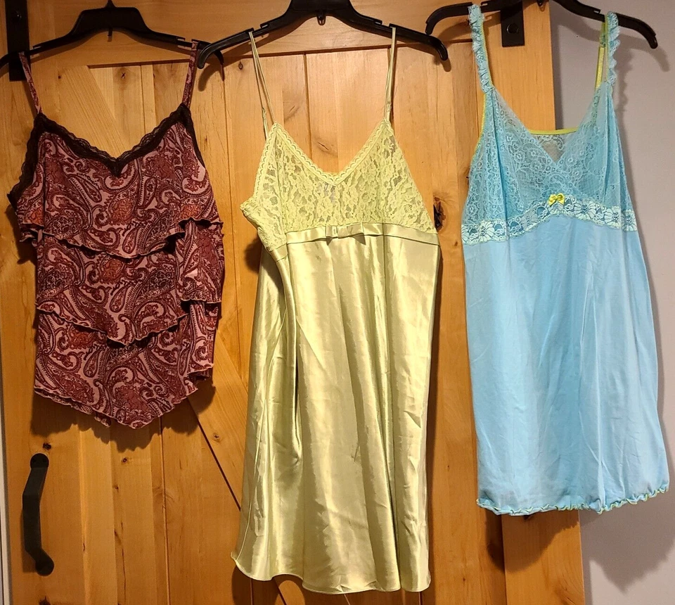 Lot of 3 Size 18/20 2 Nighties & 1 Layered Cami JMS Venezia Cacique Lace - Image 1 of 4