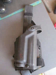 Sig P226 Pistole SAFARILAND Drop Leg Holster, P226 mit M3 M6 Licht - Bild 1 von 11