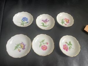 Sechs Meissen Pralinen Schalen Mit Blumen Und Goldrand - Bild 1 von 9
