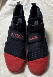 Zapatos de baloncesto NIKE LEBRON JAMES Soldier - negros/rojos - talla 11 - Imagen 1 de 10