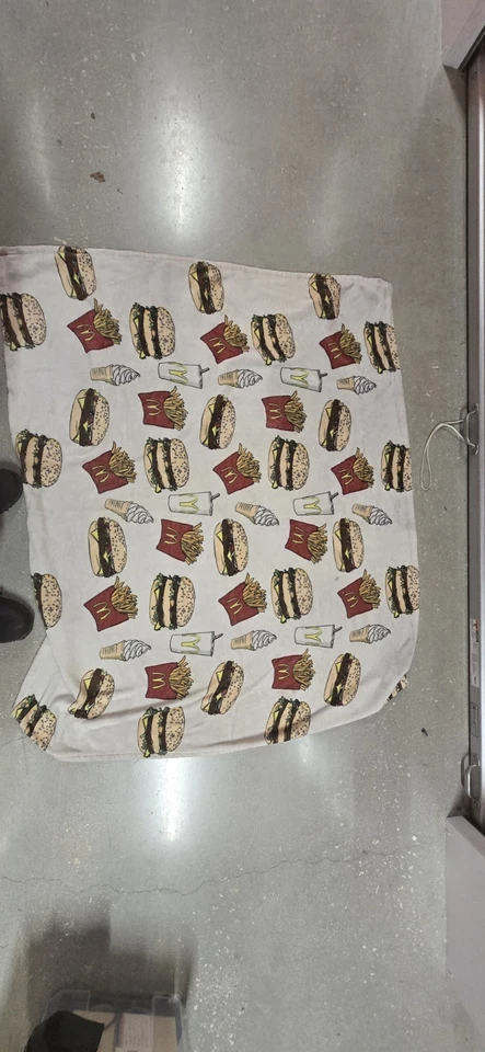 Toalla de playa Terrytown McDonald’s 60” x 30” terciopelo suave única piscina playa Foto 1 de 2