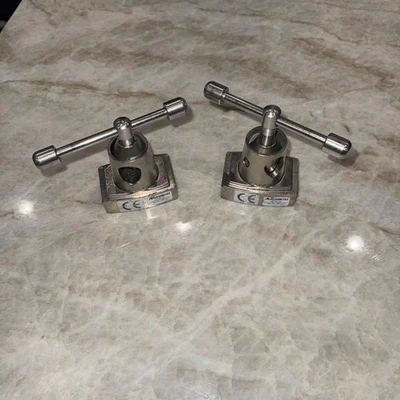 2 braçadeiras de trilho lateral Mizuho OSI acessório soquete Clark usado (2 braçadeiras)  - Imagem 1 de 4