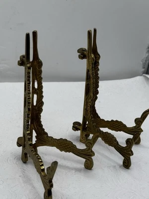 Juego de platos de latón ornamentado vintage mini 2 soportes para arte fotográfico caballete plegable de exhibición Foto 1 de 4