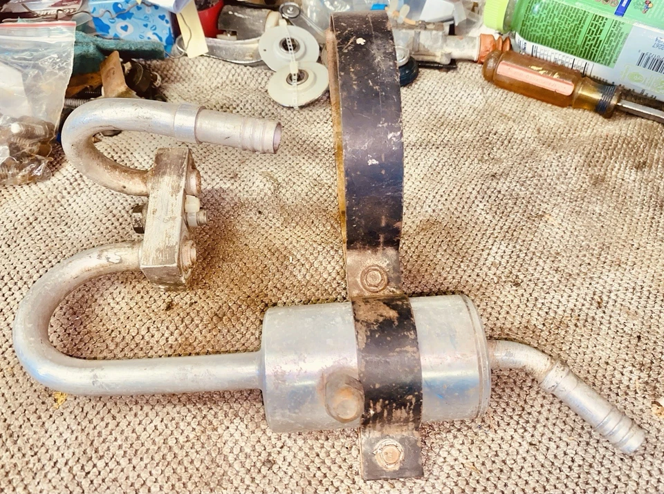 1965-68 396.427 Chevelle, Camaro, Imp. Silenciador colector de CA, correa GM original Foto 1 de 4