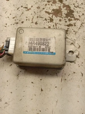 Chasis ECM control de crucero detrás guantera compatible con 00-05 ECLIPSE 1123370 Foto 1 de 4