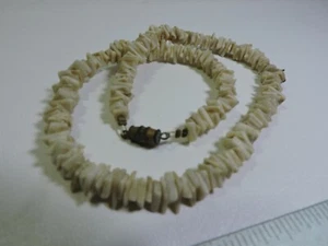 Collar Lei Vintage Plano Puka Shell 16" Largo Cierre de Barril - Imagen 1 de 4