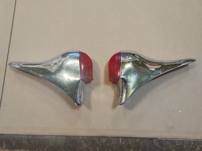 Accesorio vintage GEM estilo Cadillac aletas traseras luces 49 50 Chevy coche Caddy bomba Foto 1 de 4