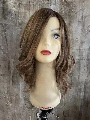 100% EUROPEAN PROCESSED HUMAN HAIR 18" ASHY BLOND WITH DARK ROOTS - Image 1 of 4