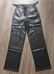 ASOS DESIGN Pantaloni cargo alti in ecopelle colore nero UK 10 - NUOVISSIMI - Foto 1 di 5