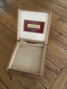 Rocky Patel Vintage Series 1992 10 años Sig. Colección Petit Corona caja vacía - Imagen 1 de 5