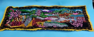 Tapiz de terciopelo vintage colgante de pared 42” x 16” Japón brillante pagoda de montaña - Imagen 1 de 6