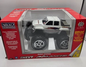 Radiocomando NIKKO Chevy Avalanche GM bianco NUOVO SCATOLA SIGILLATA raro - Foto 1 di 5