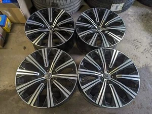 Cerchi in lega originali Volvo CX90 9Jx20 ET 38,5 5x108 31680217 - Foto 1 di 10