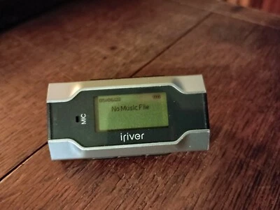 iRiver T30 512MB MP3 Player  by Inno - Image 1 of 4