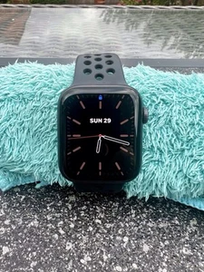 Apple Watch Series 6 44mm - Space Grey Aluminium - Black Nike Sport Band - Zdjęcie 1 z 5