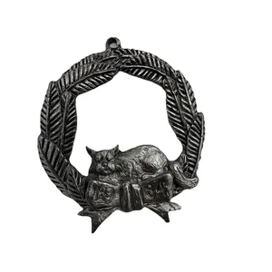 Adorable Pewter Cat Christmas Ornament 1984 Michael Ricker Kitten Wreath - Picture 1 of 3