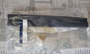 NEU Mercedes 190e 190d W201 Original Motorhaube Dichtung Links Rechts 2018892698 - Bild 1 von 3