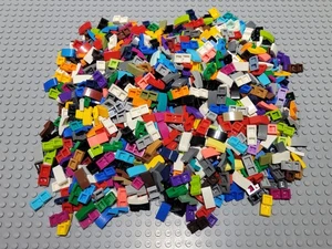 Lego verschiedene 2x1 gebogene Schräge Teile - Bild 1 von 1