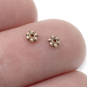 50 antike Kupfer 3 mm Gänseblümchen Abstandshalter - TierraCast Design - kleine Schmuck Perlen - Bild 1 von 7