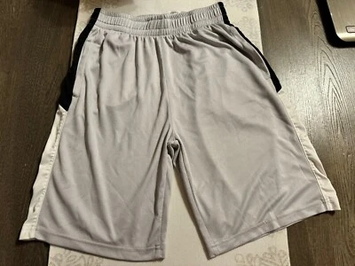 Pantalones cortos New Balance grises XL (18/20) para niños Foto 1 de 2