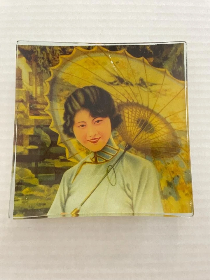 Antiguo Plato Pequeño Chino - Diseño Floral Pintado a Mano - 5" x 5" Pre-1800 Foto 1 de 2