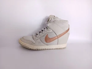 Nike Dunk Sky 2.5” para mujer 7.5” tacón de cuña alto oculto vela de hueso bronce metálico - Imagen 1 de 6