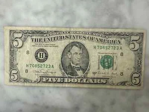 Rare Circulated Series 1988-A $5 bill District #8 St. Louis, Missouri - Picture 1 of 2