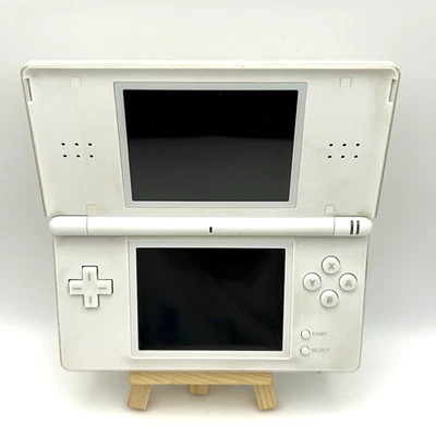 Nintendo ds lite con caricatore per giochi ds e gba - Console Originale - DSLITE - Immagine 1 di 4