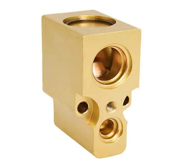 Carquest T38670 A/C Block Type Flange Expansion Valve - Image 1 of 1