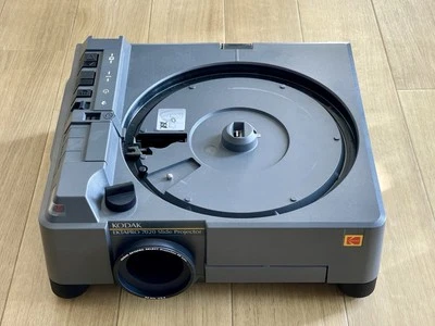 Kodak Ektapro 7020 Diaprojektor mit Kodak Ektapro Objektiv 93 mm f/2,5 - Bild 1 von 4